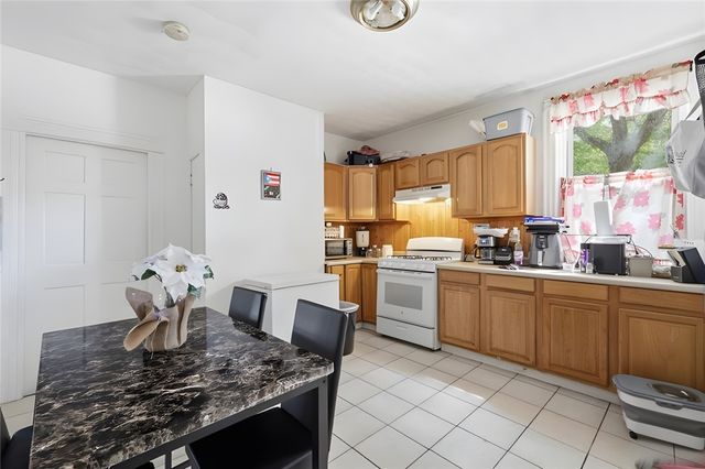 374 Douglas Avenue, Providence, RI 02908