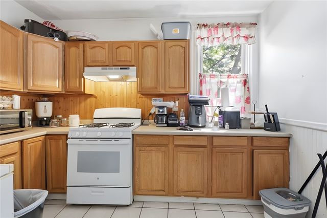 374 Douglas Avenue, Providence, RI 02908