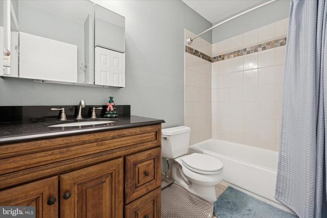 275 OLD FORGE CROSSING, Devon, PA 19333