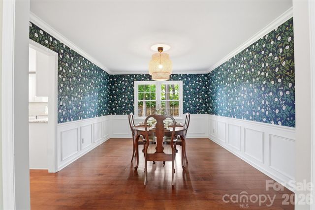 516 Eastville Court, Matthews, NC 28105