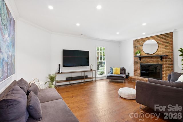 516 Eastville Court, Matthews, NC 28105