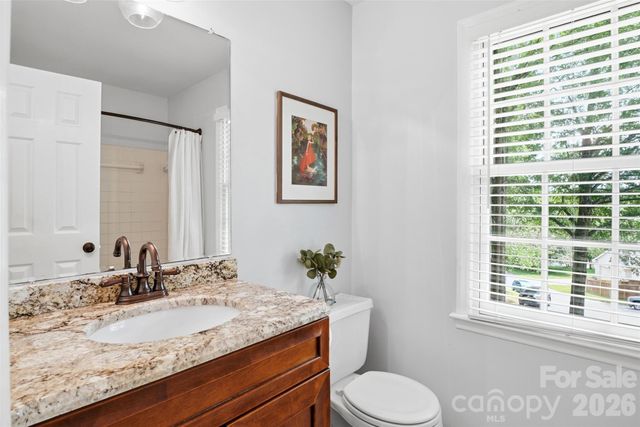 516 Eastville Court, Matthews, NC 28105
