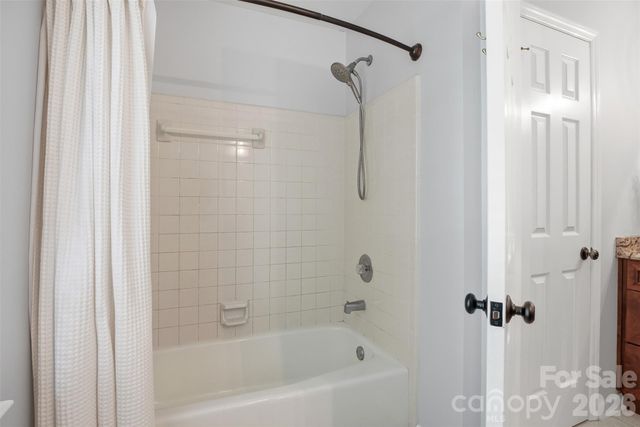 516 Eastville Court, Matthews, NC 28105