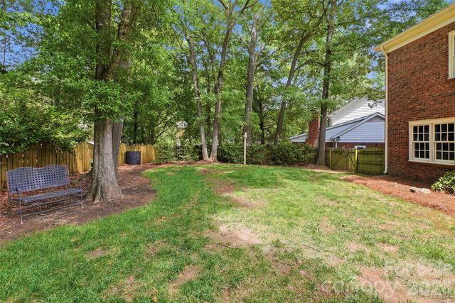 516 Eastville Court, Matthews, NC 28105