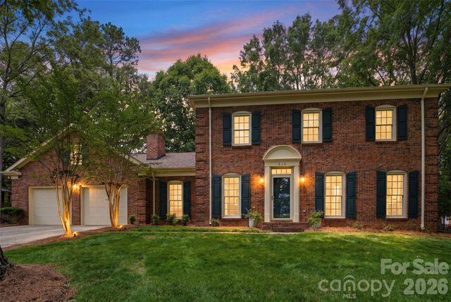 516 Eastville Court, Matthews, NC 28105