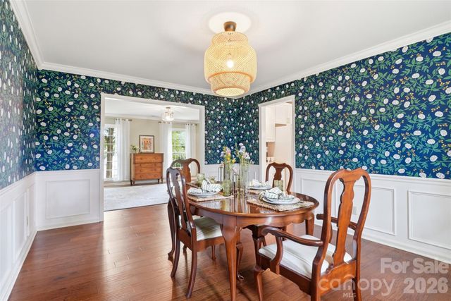 516 Eastville Court, Matthews, NC 28105
