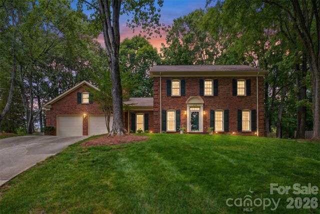 516 Eastville Court, Matthews, NC 28105