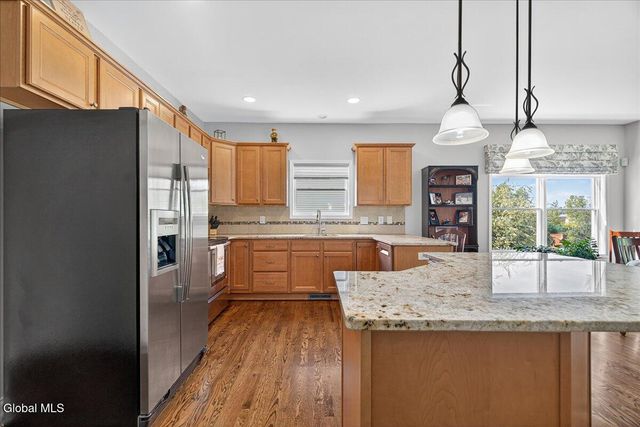 12 Widgeon Way, Waterford, NY 12188