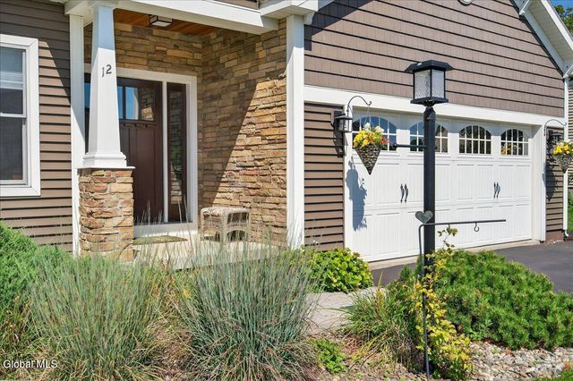 12 Widgeon Way, Waterford, NY 12188