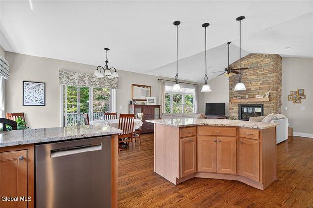 12 Widgeon Way, Waterford, NY 12188