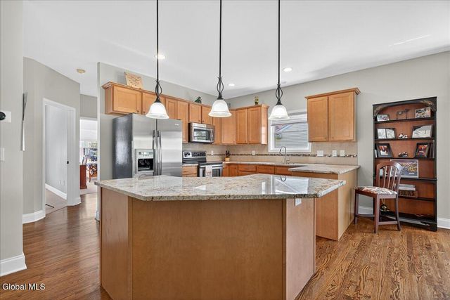 12 Widgeon Way, Waterford, NY 12188