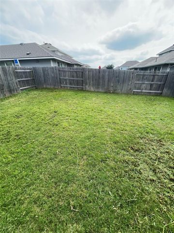 195 Living Reef DR, Maxwell, TX 78656