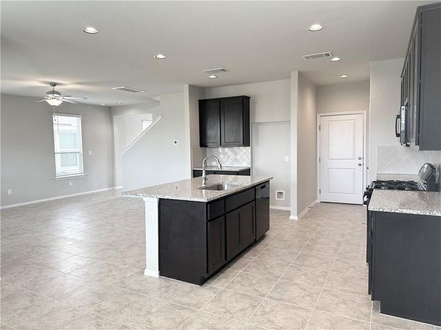 195 Living Reef DR, Maxwell, TX 78656