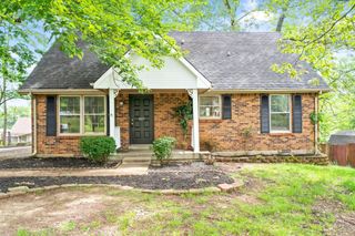 607 Bay Ln, Clarksville, TN 37042