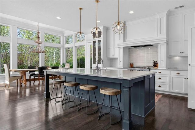 16404 Rosehill Street, Overland Park, KS 66221