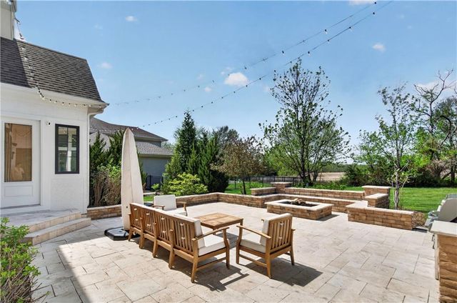 16404 Rosehill Street, Overland Park, KS 66221