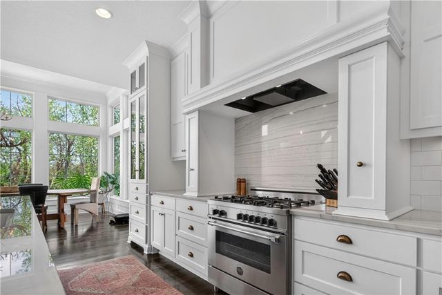 16404 Rosehill Street, Overland Park, KS 66221