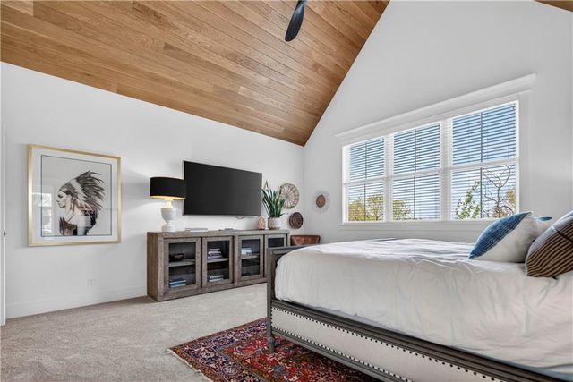 16404 Rosehill Street, Overland Park, KS 66221