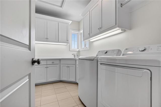 16404 Rosehill Street, Overland Park, KS 66221