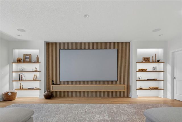 16404 Rosehill Street, Overland Park, KS 66221