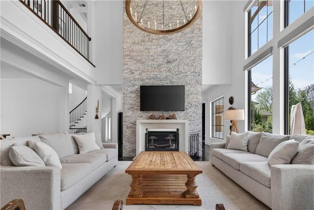 16404 Rosehill Street, Overland Park, KS 66221