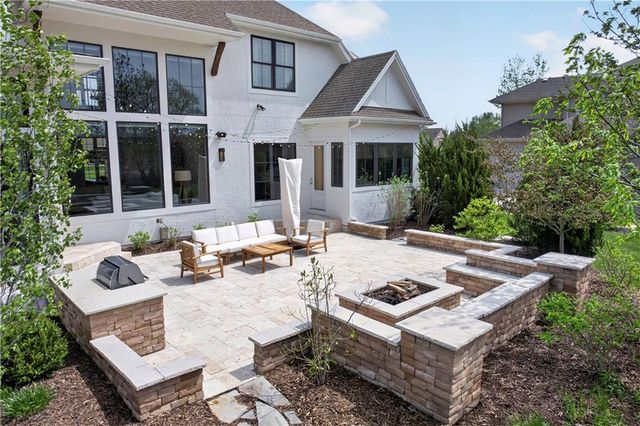 16404 Rosehill Street, Overland Park, KS 66221