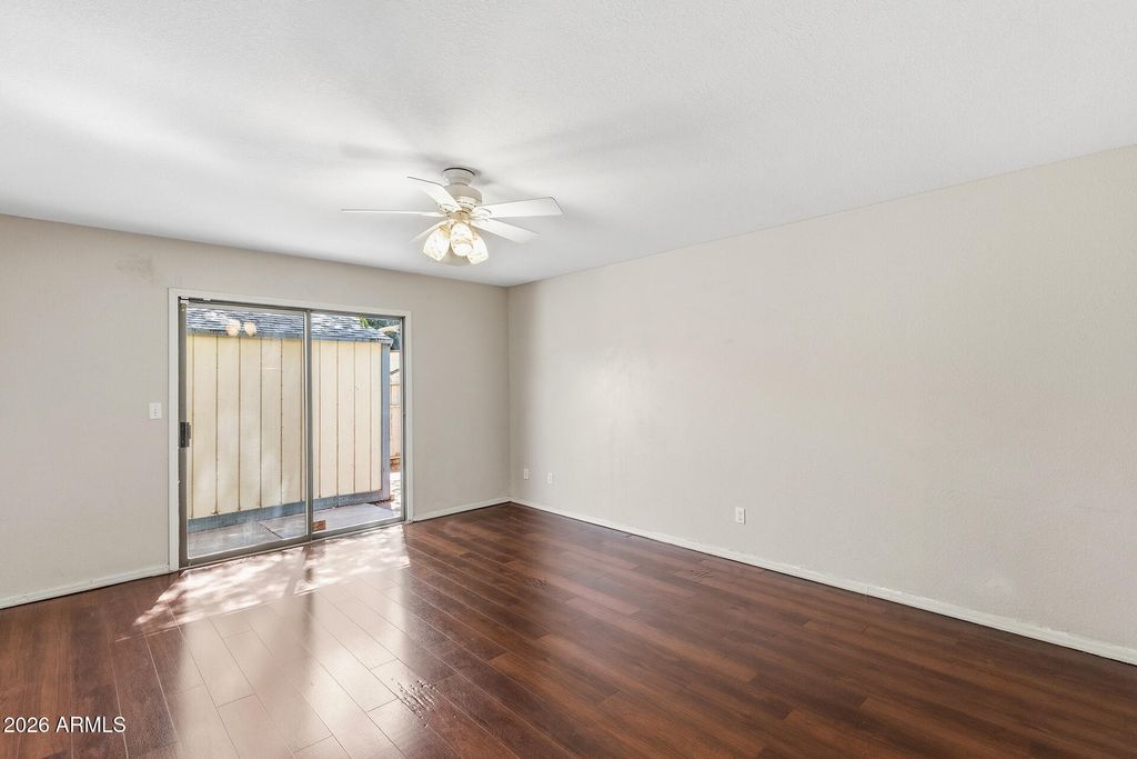 Image 12 of property listing at 19810 N 46TH Avenue, Glendale, AZ 85308