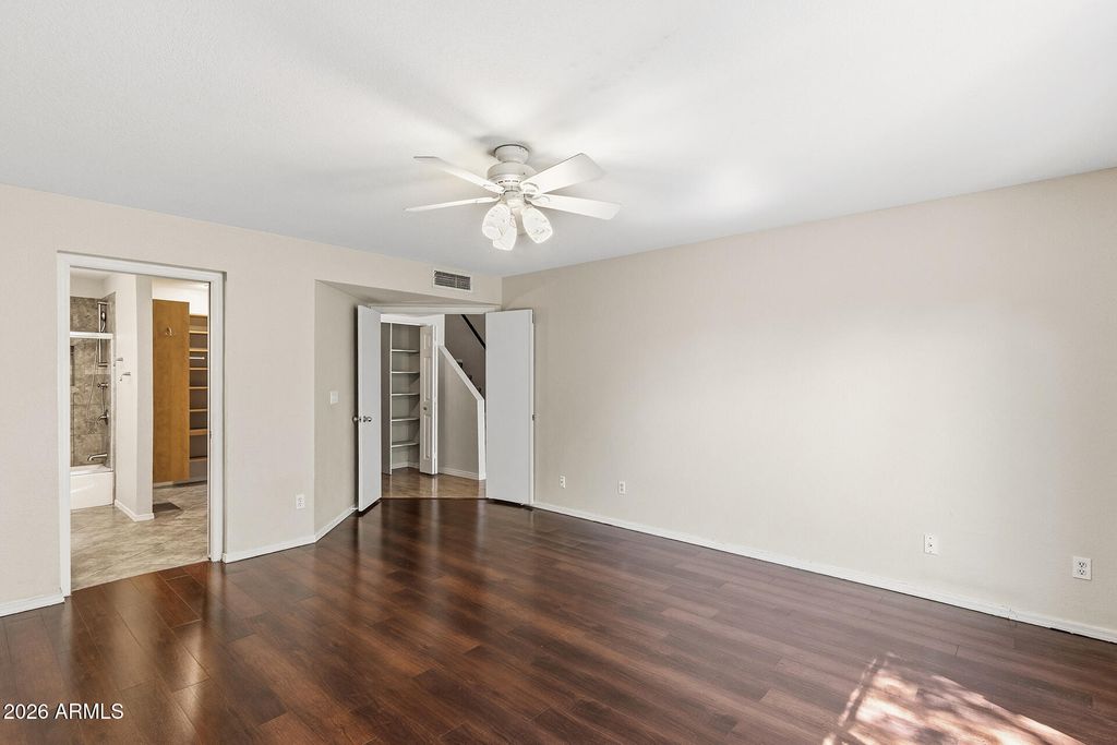 Image 13 of property listing at 19810 N 46TH Avenue, Glendale, AZ 85308