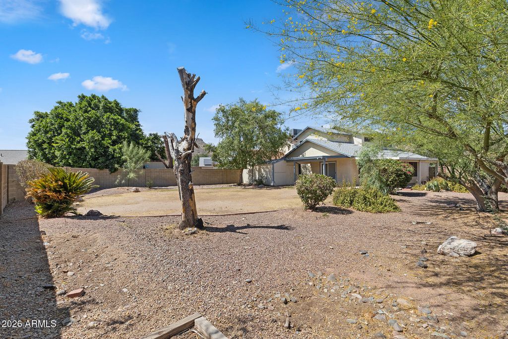 Image 47 of property listing at 19810 N 46TH Avenue, Glendale, AZ 85308