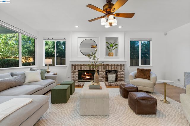 847 E Angela St, Pleasanton, CA 94566