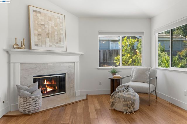 847 E Angela St, Pleasanton, CA 94566