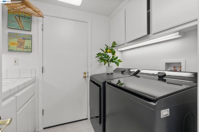 847 E Angela St, Pleasanton, CA 94566