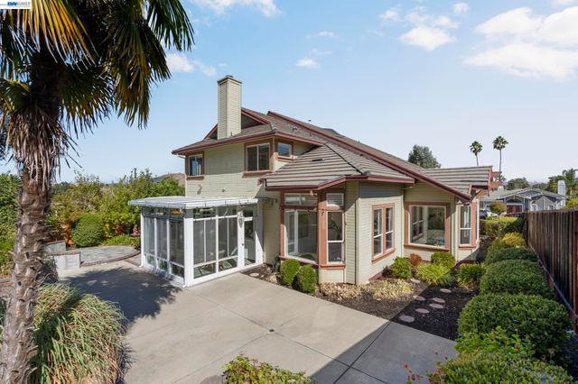 847 E Angela St, Pleasanton, CA 94566