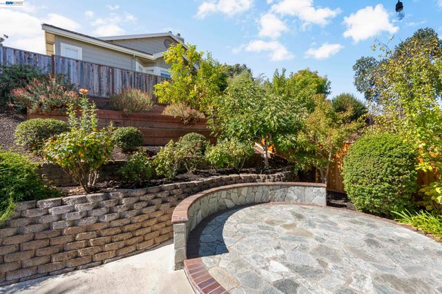 847 E Angela St, Pleasanton, CA 94566