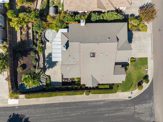 847 E Angela St, Pleasanton, CA 94566