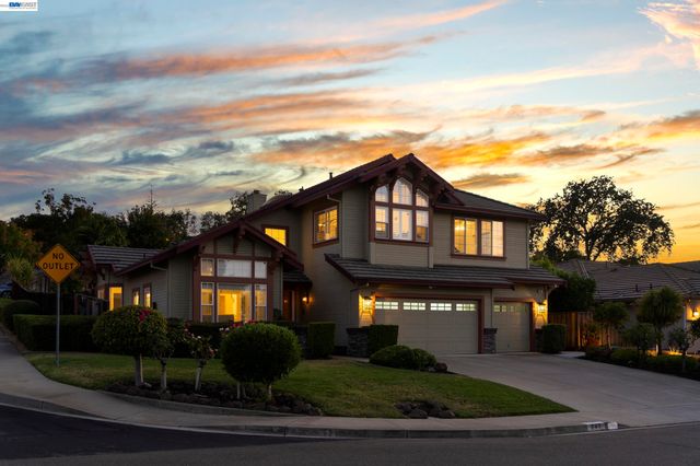 847 E Angela St, Pleasanton, CA 94566