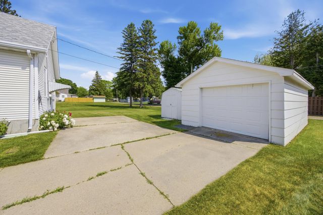 212 1st Avenue SW, Dilworth, MN 56529