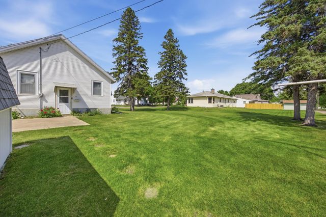 212 1st Avenue SW, Dilworth, MN 56529