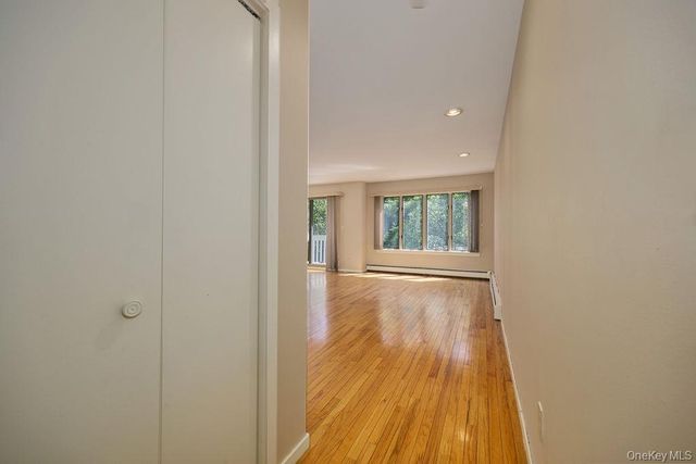 23 Evon Court, Scarsdale, NY 10583