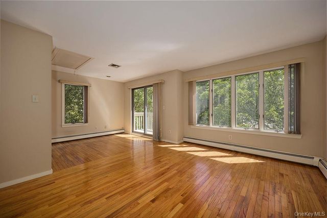 23 Evon Court, Scarsdale, NY 10583