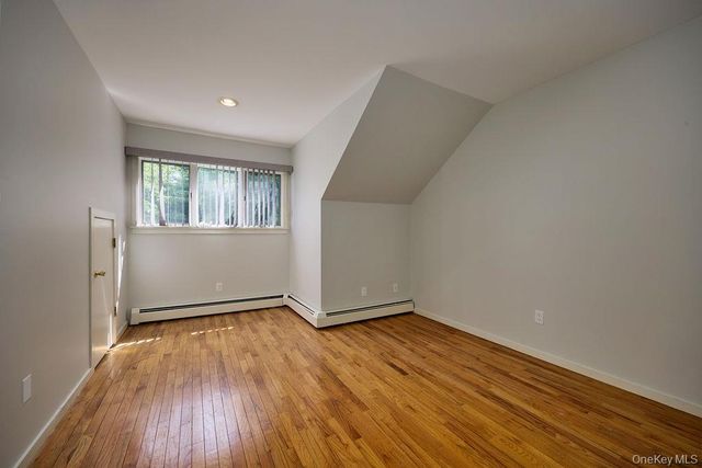 23 Evon Court, Scarsdale, NY 10583