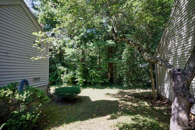 23 Evon Court, Scarsdale, NY 10583
