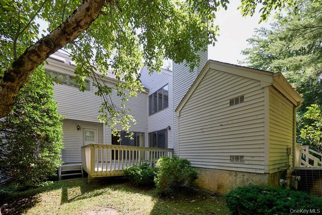 23 Evon Court, Scarsdale, NY 10583