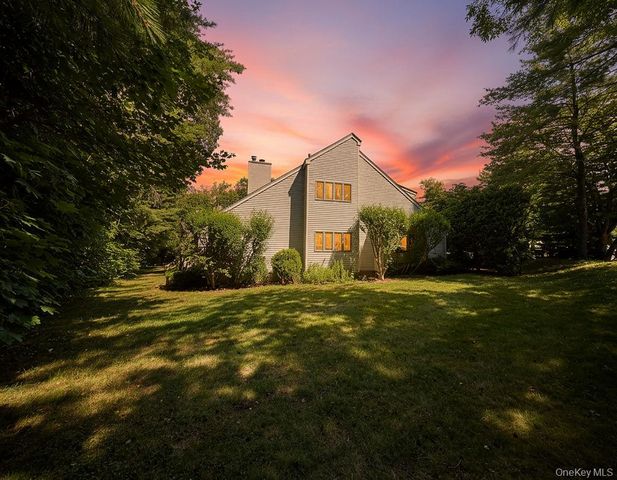 23 Evon Court, Scarsdale, NY 10583