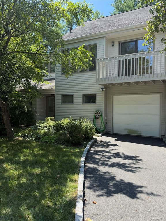 23 Evon Court, Scarsdale, NY 10583