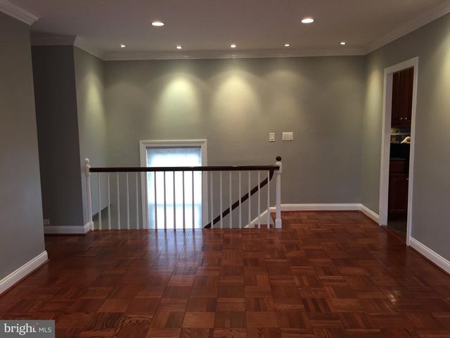 3250 MARTHA CUSTIS DR, Alexandria, VA 22302