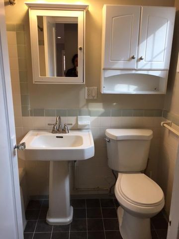 3250 MARTHA CUSTIS DR, Alexandria, VA 22302