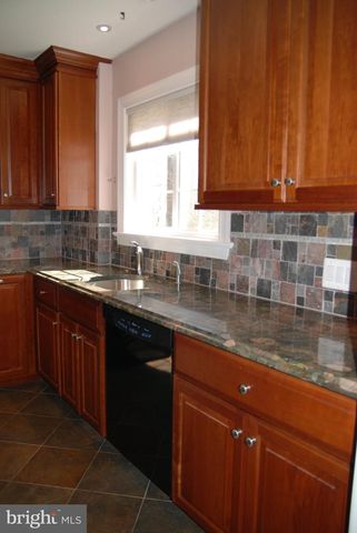 3250 MARTHA CUSTIS DR, Alexandria, VA 22302