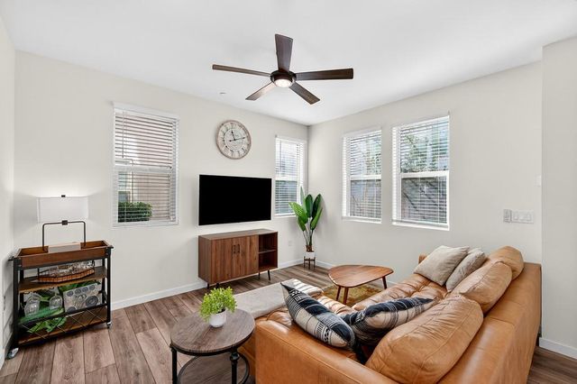 218 Box Ln, Sacramento, CA 95818