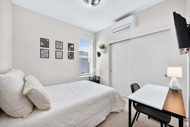 218 Box Ln, Sacramento, CA 95818